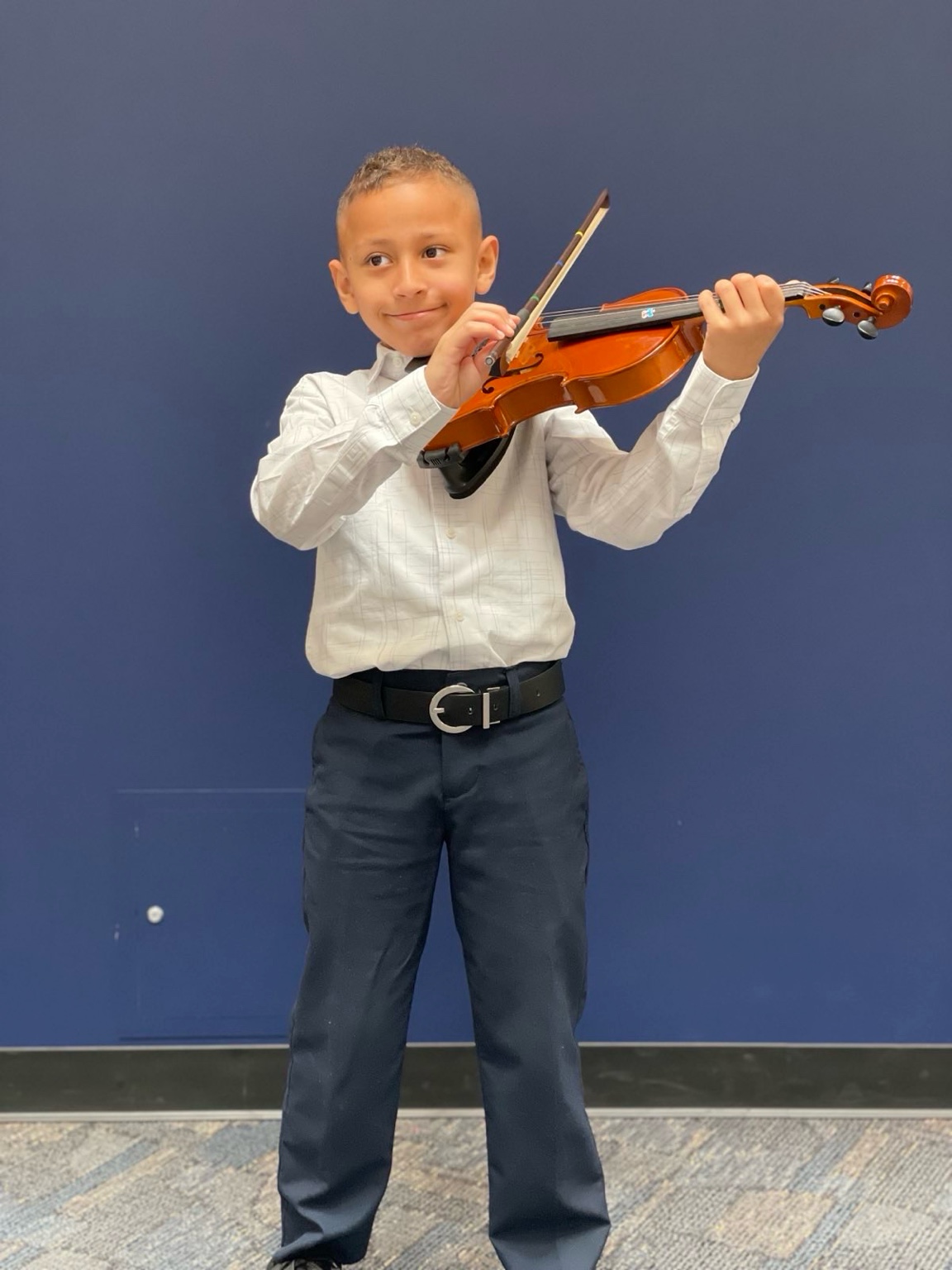 Leonardo playing the violin